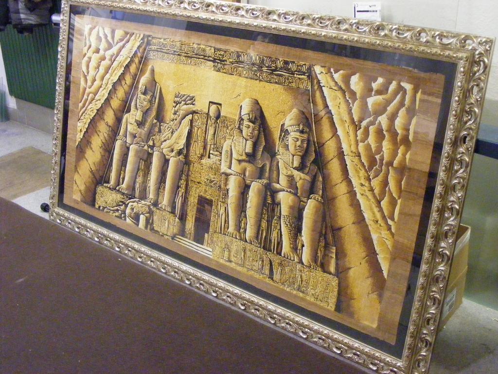 Nagyméretû papirusz florentin keretben.